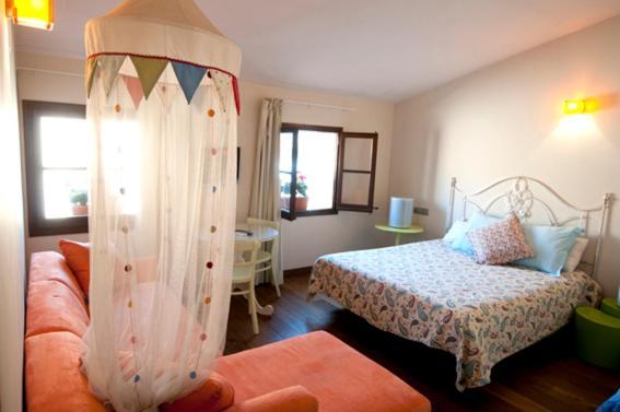 L'Argolla Hotel-Pizzeria Санта-Колома-де-Фарн Экстерьер фото