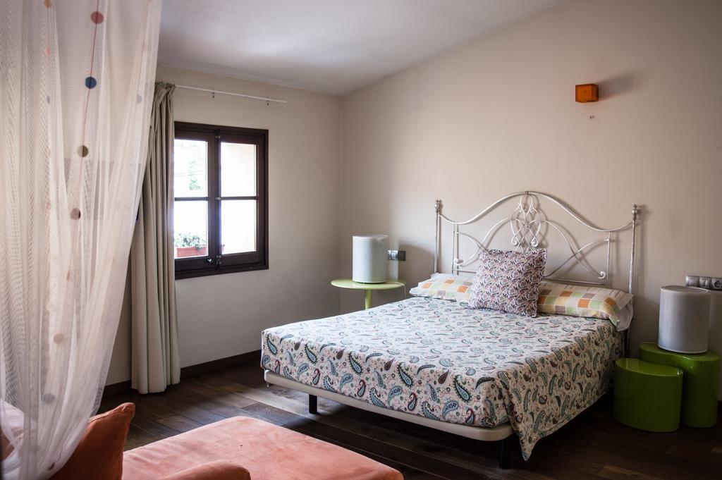L'Argolla Hotel-Pizzeria Санта-Колома-де-Фарн Экстерьер фото