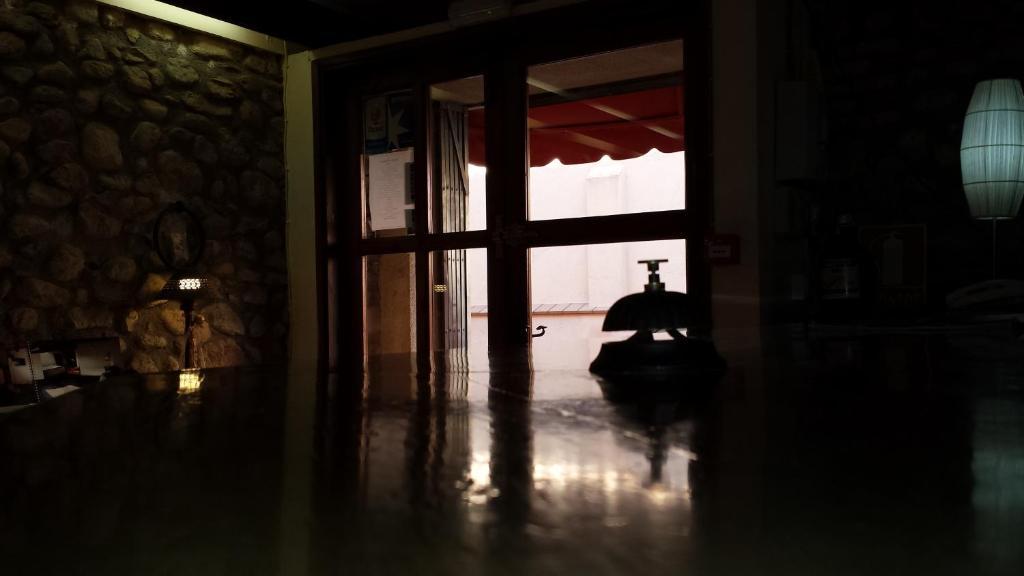 L'Argolla Hotel-Pizzeria Санта-Колома-де-Фарн Экстерьер фото